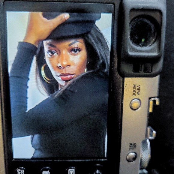 Meet your Posher, Jazmine - Picture 1 of 1